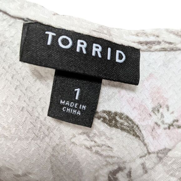 TORRID Ivory Floral Textured Rayon Cold Shoulder Babydoll Top 1X - Picture 5 of 9